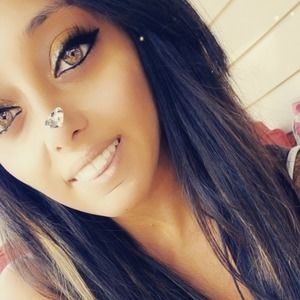 Meet your Posher, Mona